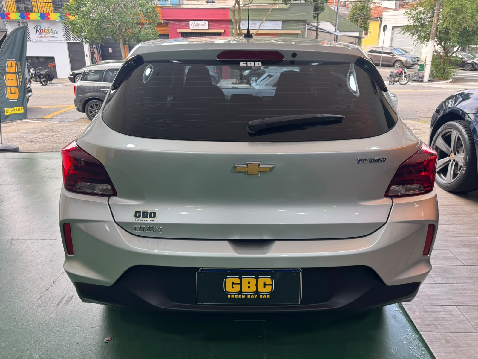ONIX 1.0 TURBO 2022 UNICO DONO à venda na GBC Car - foto 6 de 24