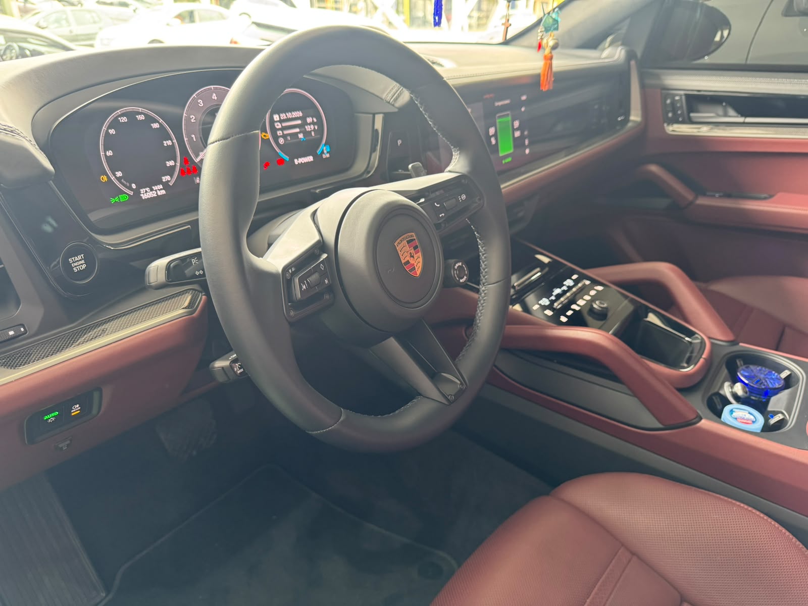 PORSCHE  CAYENNE  3.0 V6 S E-HYBRID COUPÉ AWD TIPTRONIC S à venda na GBC Car - foto 12 de 14