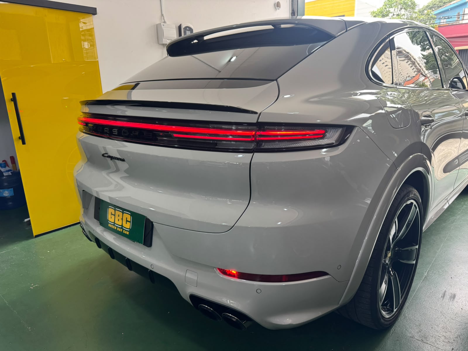 PORSCHE  CAYENNE  3.0 V6 S E-HYBRID COUPÉ AWD TIPTRONIC S à venda na GBC Car - foto 13 de 14