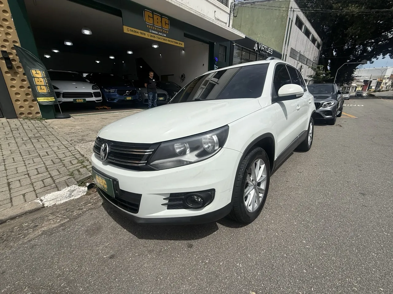 Volkswagen Tiguan à venda na GBC Car - foto 4 de 8