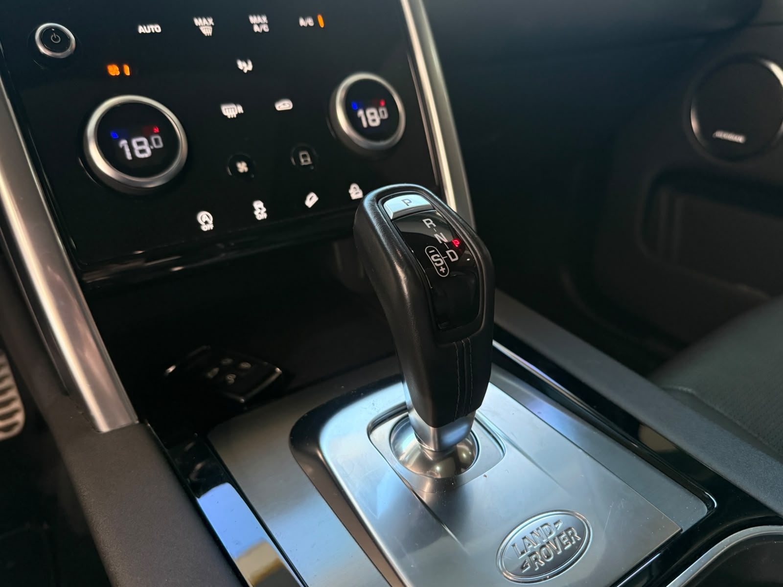 DISCOVERY SPORT 2.0 D200 TURBO DIESEL MHEV R-DYNAMIC SE AUTOMÁTICO à venda na GBC Car - foto 17 de 17