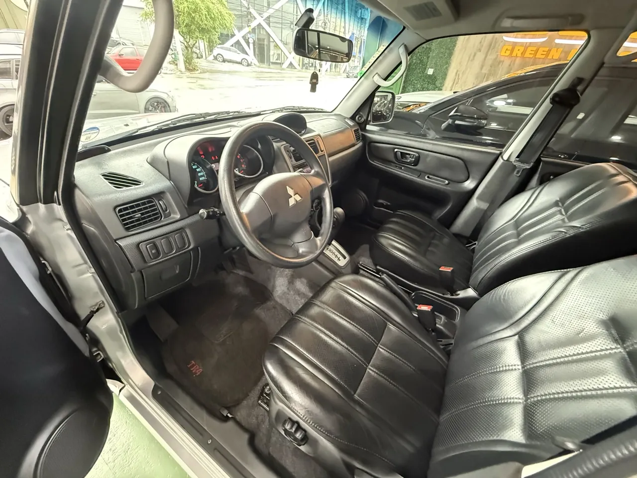 Mitsubishi Pajero TR4 à venda na GBC Car - foto 7 de 8