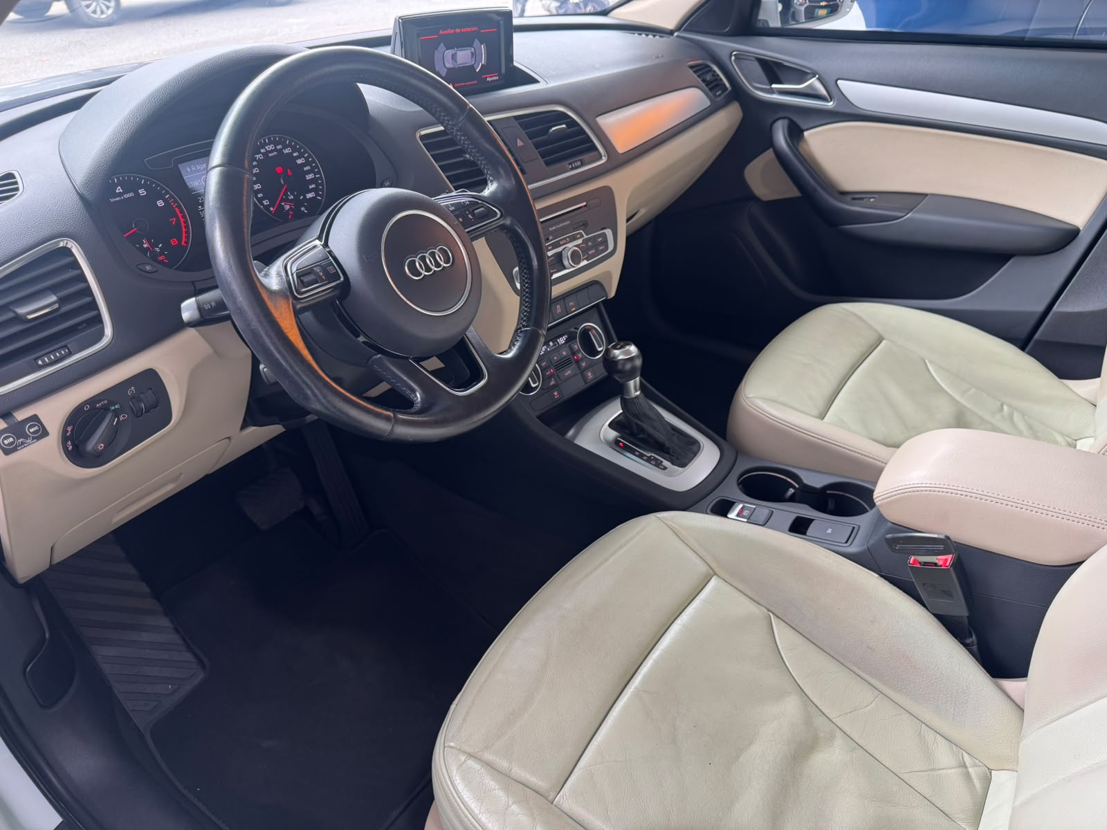 AUDI Q3 1.4 TFSI AMBIENTE GASOLINA 4P S TRONIC à venda na GBC Car - foto 12 de 14