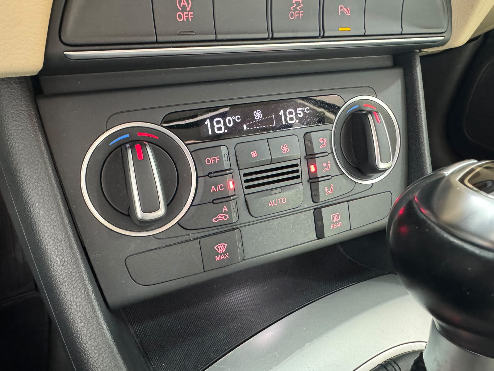 AUDI Q3 1.4 TFSI AMBIENTE GASOLINA 4P S TRONIC à venda na GBC Car - foto 9 de 14