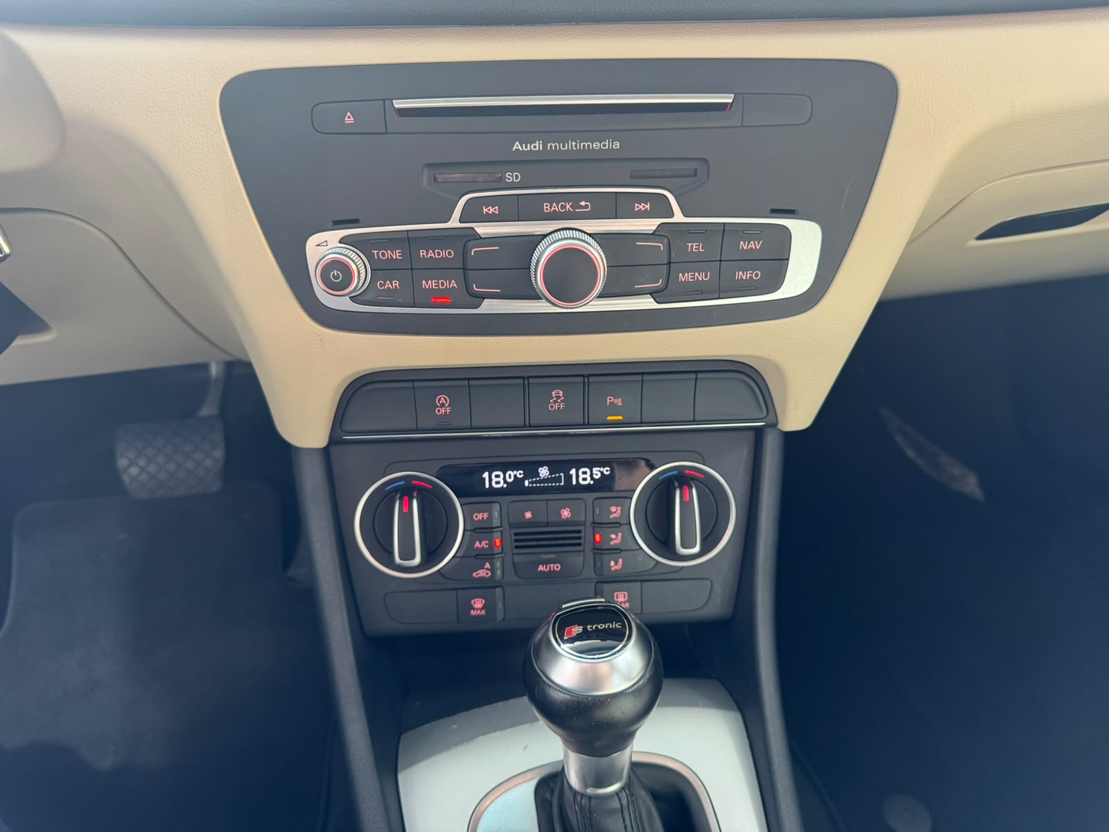 AUDI Q3 1.4 TFSI AMBIENTE GASOLINA 4P S TRONIC à venda na GBC Car - foto 7 de 14